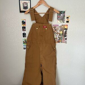 Perfect pair of dickies overalls!!👢👢🦺